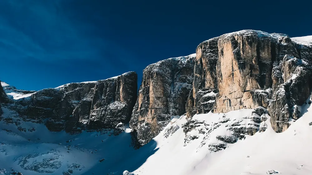 Le Dolomiti innevate vicino ad Arabba