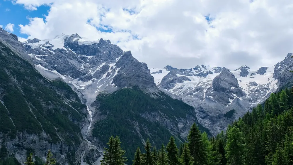 Le montagne del Parco Nazionale dello Stelvio vicino a Bormio