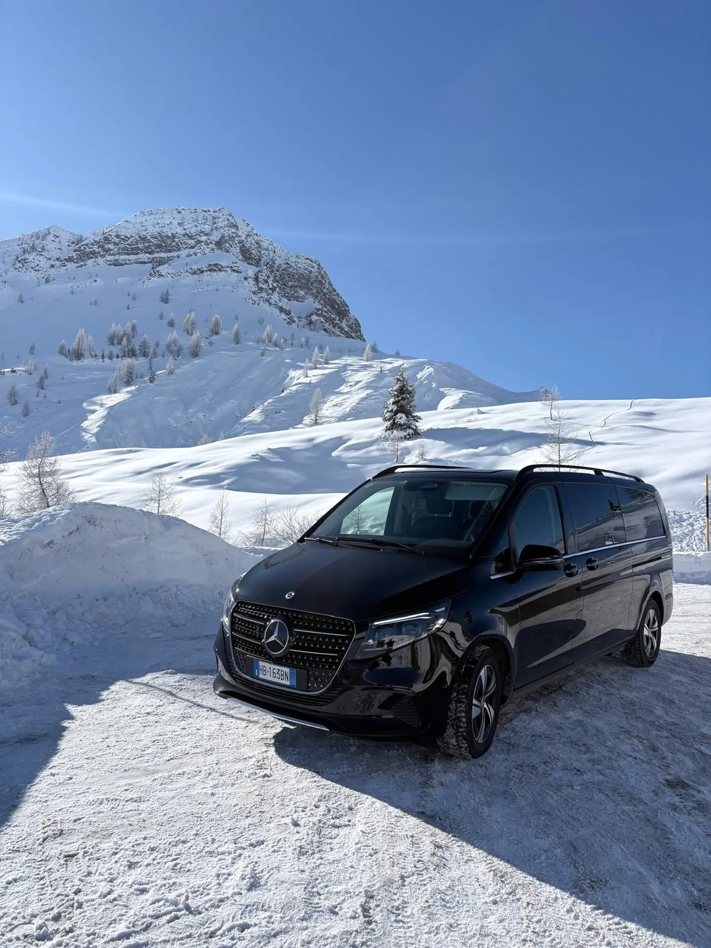 Mercedes Classe V di Mobility NCC tra le Dolomiti innevate