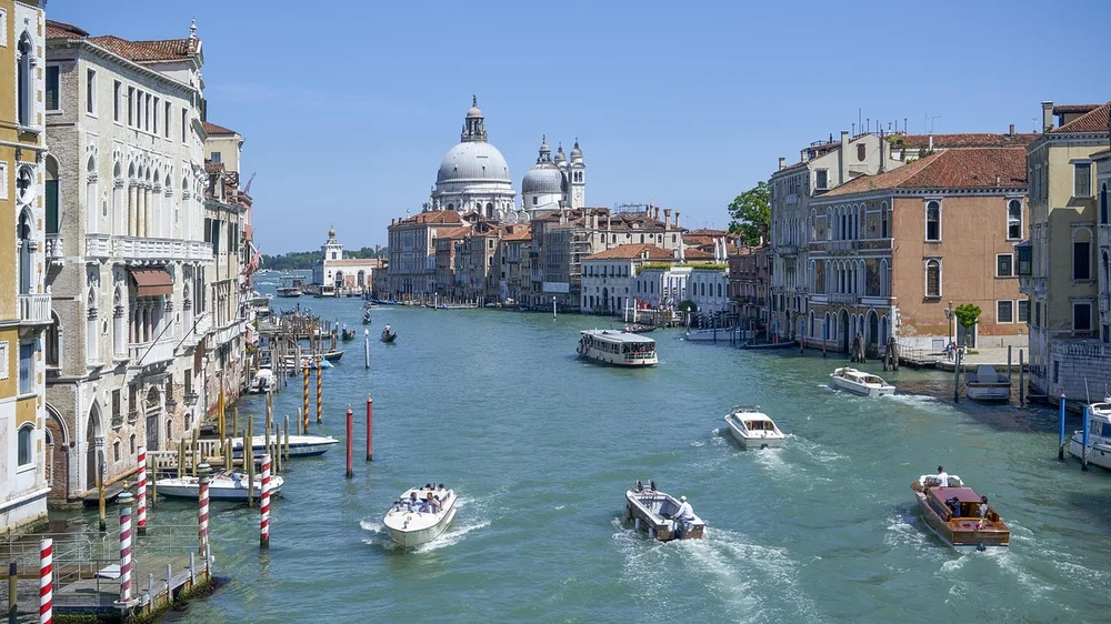 Il Canal Grande di Venezia con la Basilica della Salute
